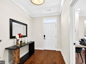 151 Center S 1, Vienna VA 22180