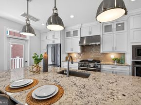 151 Center S 1, Vienna VA 22180