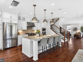 151 Center S 1, Vienna VA 22180