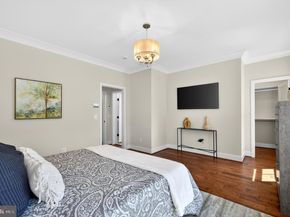 151 Center S 1, Vienna VA 22180