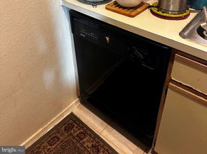 3315 Wyndham Circle 2233, Alexandria VA 22302