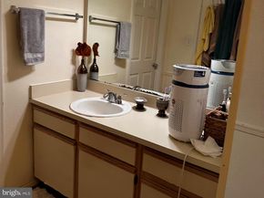 3315 Wyndham Circle 2233, Alexandria VA 22302