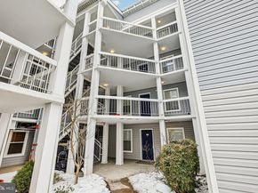 3179 Summit Square Drive 2B6, Oakton VA 22124