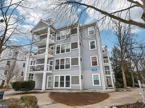 3179 Summit Square Drive 2B6, Oakton VA 22124