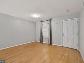 3179 Summit Square Drive 2B6, Oakton VA 22124