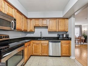 3179 Summit Square Drive 2B6, Oakton VA 22124