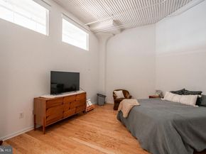 2200 Arch Street 1011, Philadelphia PA 19103