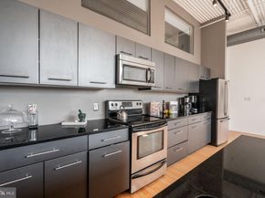 2200 Arch Street 1011, Philadelphia PA 19103