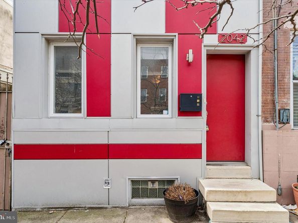 2042 E Huntingdon Street, Philadelphia PA 19125