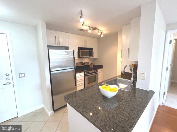 1021 N Garfield Street 812, Arlington VA 22201