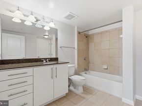 1021 N Garfield Street 812, Arlington VA 22201