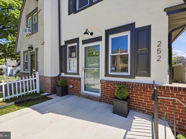 252 W Greenwood Avenue, Lansdowne PA 19050