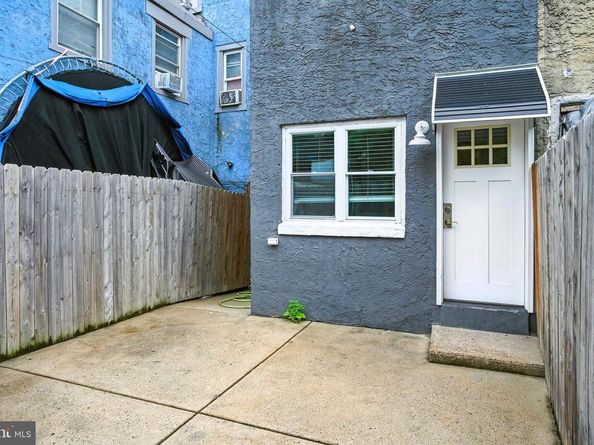 2621 Salmon Street, Philadelphia PA 19125