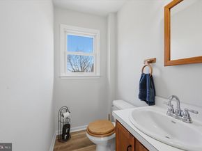 234 Broomall Street, Folsom PA 19033