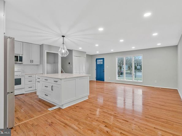 704 Alabama Drive, Herndon VA 20170