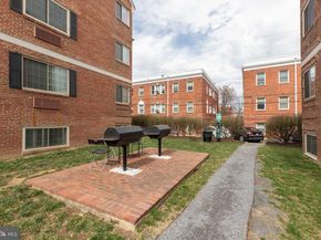 820B S Washington Street 325, Alexandria VA 22314