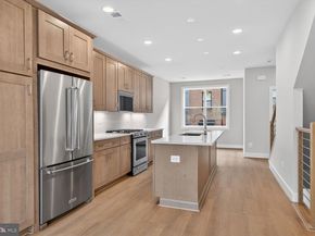 4963 Lachlan Mews, Alexandria VA 22304