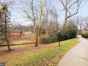 1415 S Barton Street S 255, Arlington VA 22204