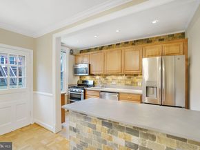 1415 S Barton Street S 255, Arlington VA 22204