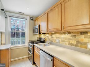 1415 S Barton Street S 255, Arlington VA 22204
