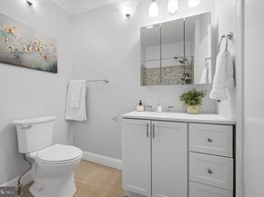1127 Green Street, Philadelphia PA 19123