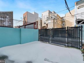 1127 Green Street, Philadelphia PA 19123