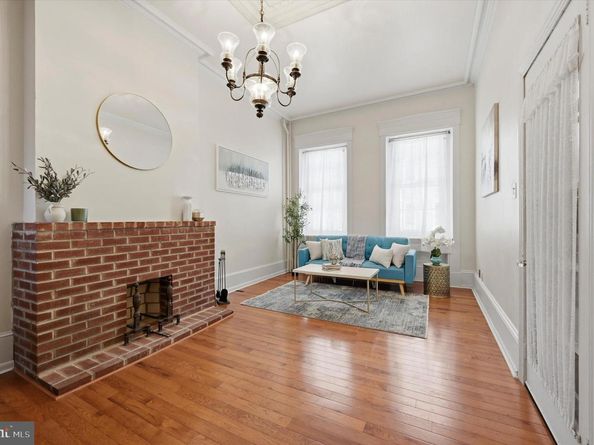 1127 Green Street, Philadelphia PA 19123