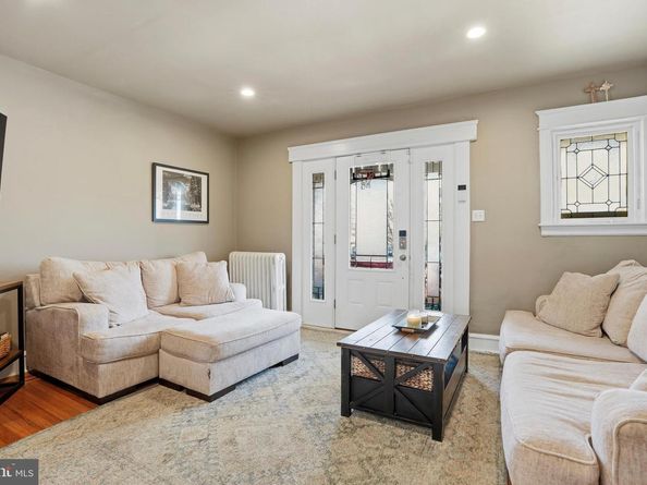 636 Roxborough Avenue, Philadelphia PA 19128