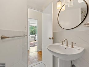 4200 Cathedral Avenue NW 614, Washington DC 20016