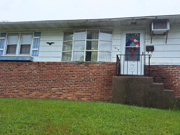 1214 Hall Avenue, Abington PA 19001