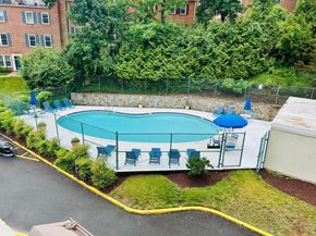 706 S Arlington Mill Drive 18302, Arlington VA 22204