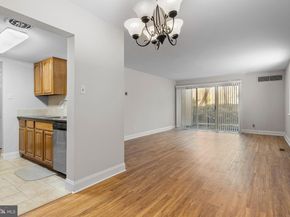 176 Drummers Lane 176, Wayne PA 19087