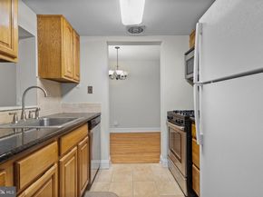 176 Drummers Lane 176, Wayne PA 19087