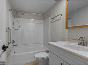 176 Drummers Lane 176, Wayne PA 19087