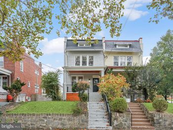 5728 8TH Street NW
