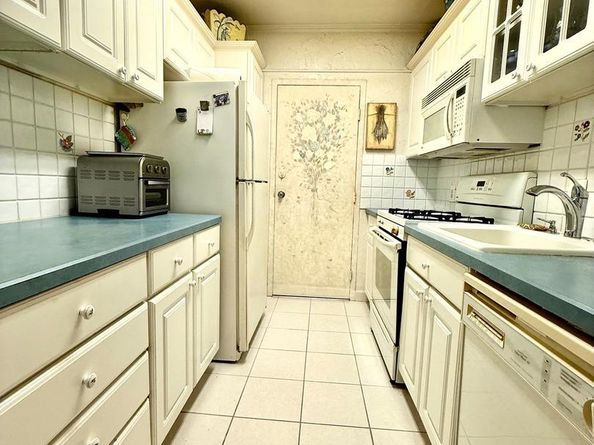 7900 Old York Road 204A, Elkins Park PA 19027