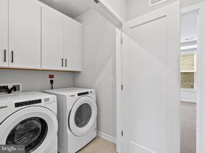 7465 Backett Wood Terrace 1215, Mclean VA 22102