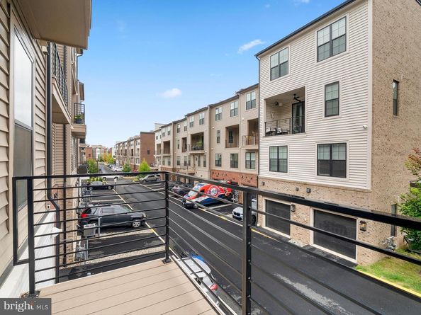 7465 Backett Wood Terrace 1215, Mclean VA 22102