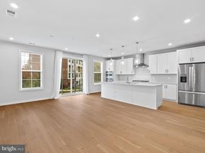 7465 Backett Wood Terrace 1215, Mclean VA 22102