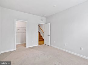 7465 Backett Wood Terrace 1215, Mclean VA 22102