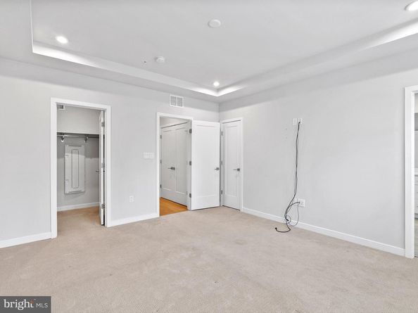 7465 Backett Wood Terrace 1215, Mclean VA 22102