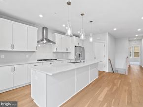 7465 Backett Wood Terrace 1215, Mclean VA 22102