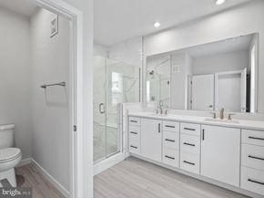 7465 Backett Wood Terrace 1215, Mclean VA 22102