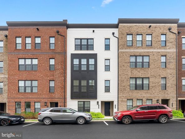 7465 Backett Wood Terrace 1215, Mclean VA 22102