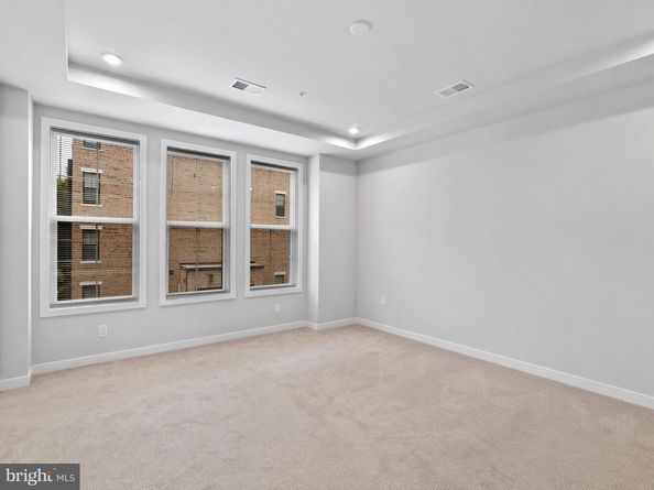7465 Backett Wood Terrace 1215, Mclean VA 22102