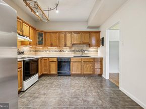 2118 Green Watch Way 10/201C, Reston VA 20191