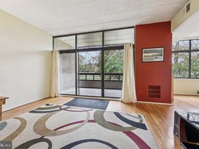 2118 Green Watch Way 10/201C, Reston VA 20191