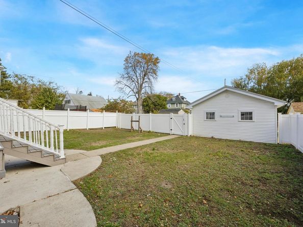 405 N Swarthmore Avenue, Ridley Park PA 19078