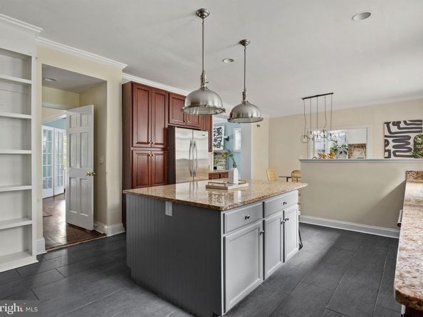 6653 Lincoln Drive, Philadelphia PA 19119