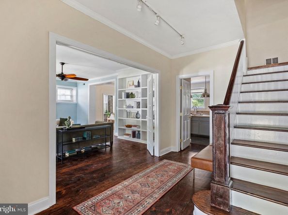 6653 Lincoln Drive, Philadelphia PA 19119